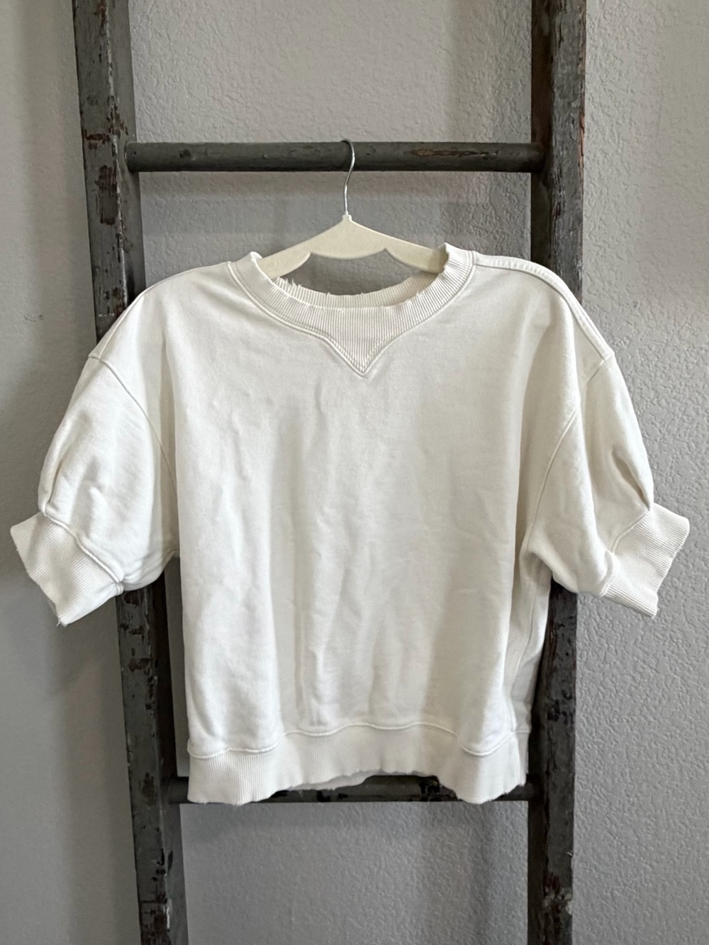 AMO White Short Sleeve Sweatshirt